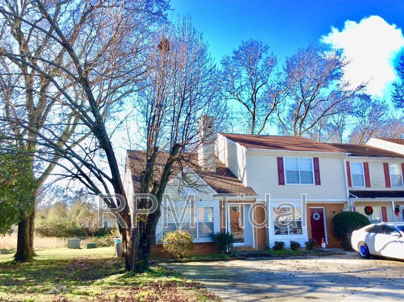 Primary Photo - 70 Riverchase Dr