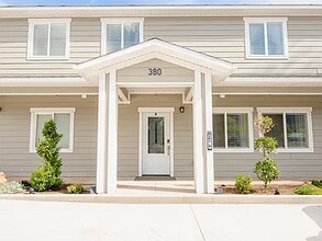 Building Photo - 380 Utah Ave