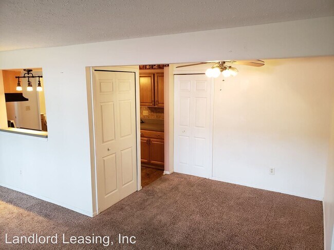 Building Photo - 4750 Oak Point Rd