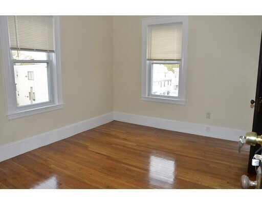 Foto del edificio - 62-64 Bellevue St