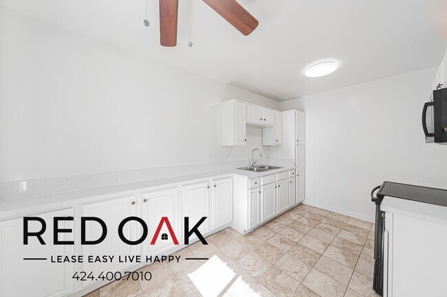 Building Photo - 8720 Owensmouth Ave