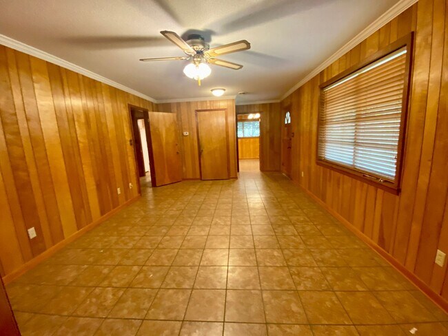 Building Photo - 3 Bed 2 Bath Home in Jonesboro