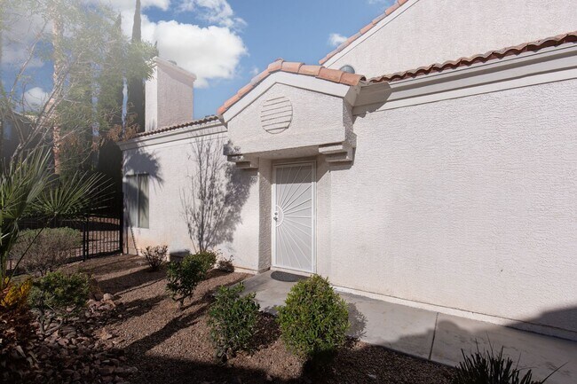 Building Photo - Refurbished South Shores 3 bedroom