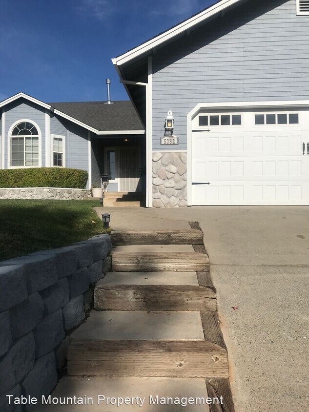Foto principal - 3 br, 2 bath House - 5392 Treasure Hill Dr