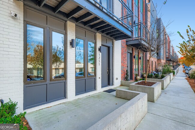 Foto del edificio - 1251 Chelsea Cir NW