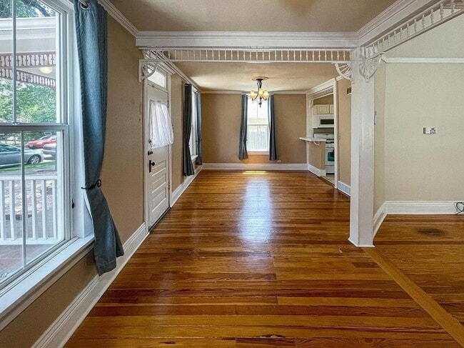 Building Photo - Charming home in the heart of Old Colorado...