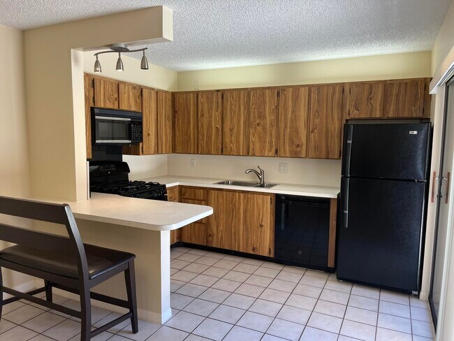 Foto del edificio - 3350 Meridian Way S