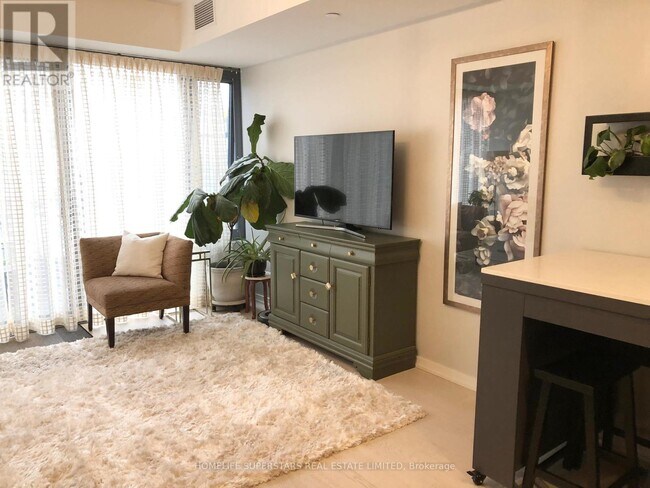 Building Photo - 60 Colborne St