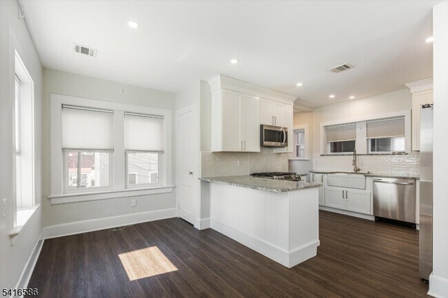 Foto del edificio - 12 N Willow St