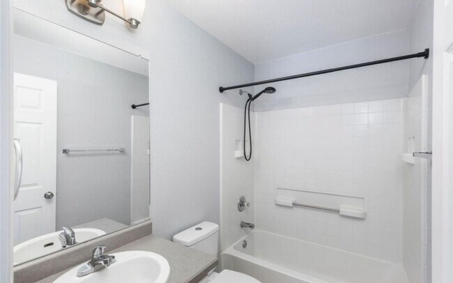 Foto del edificio - Spacious 5 BR House in Aurora