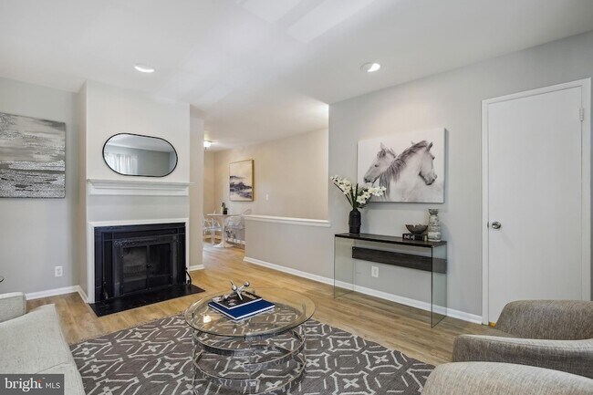 Foto del edificio - 2623 S Walter Reed Dr