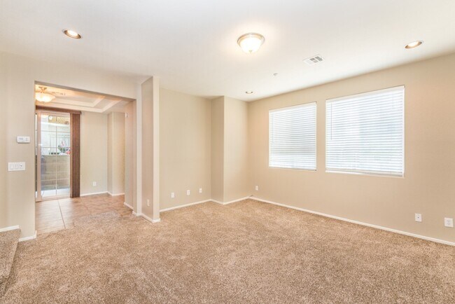 Foto del edificio - Immaculate 2 Story, 4 Bedroom in Centennial Hills!