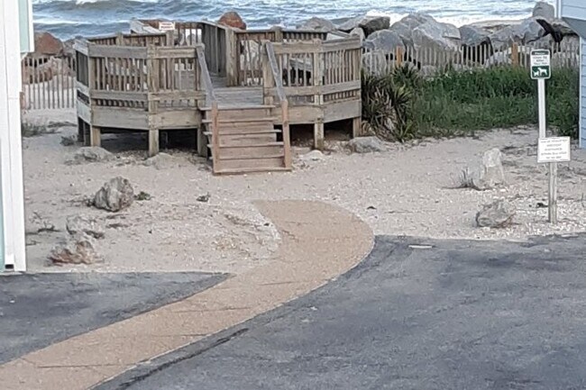 Foto del edificio - 1615 Carolina Beach Ave N