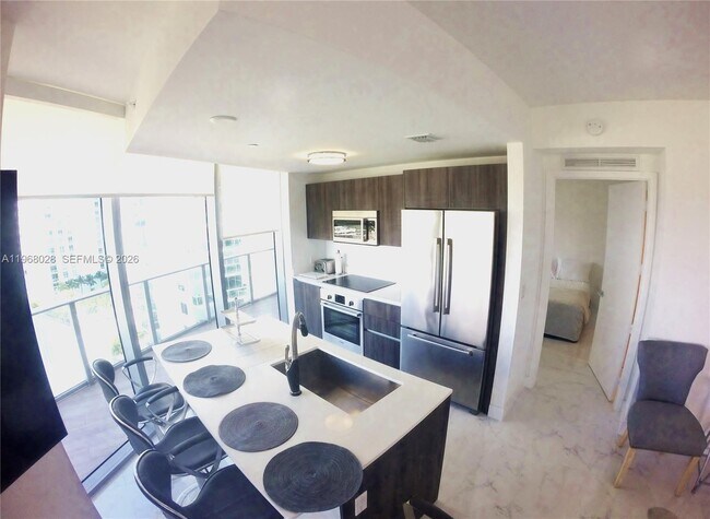 Foto del edificio - 488 NE 18th St