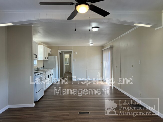 Building Photo - 8535 Mathews Rd