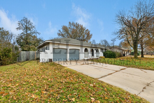 Building Photo - 512 Cindy St