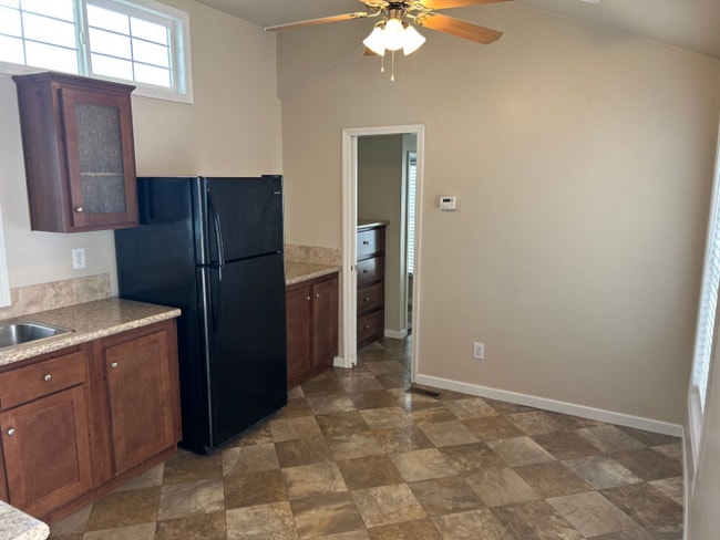 Building Photo - 2211 Ashberry Ave