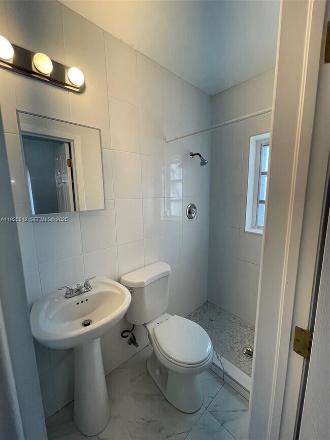 Foto del edificio - 430 SW 6th Ave