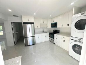 Building Photo - 1473 NE 30th Ct