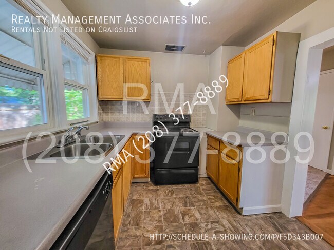 Foto del edificio - 3 Bedroom House with Office Near Downtown ...