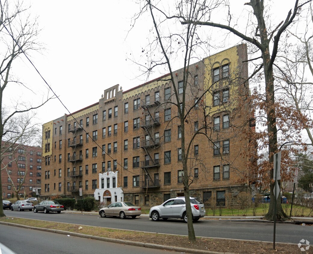 Foto del edificio - 56 Sheridan Ave