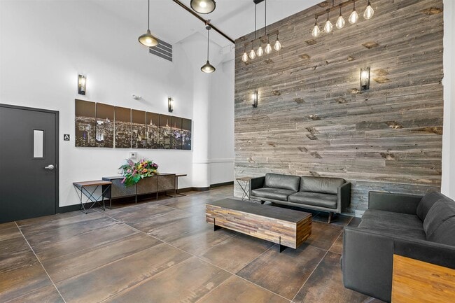 Building Photo - 170 Lafayette St