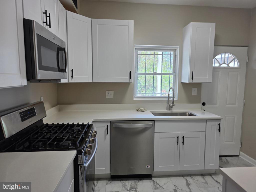 Foto del edificio - 1004 Girard St NW