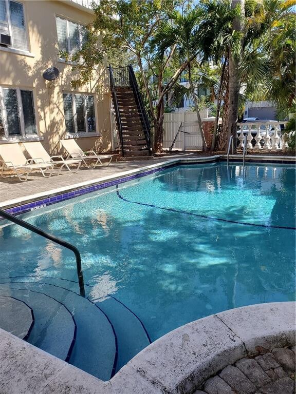 Foto del edificio - 105 NE 16th Ter