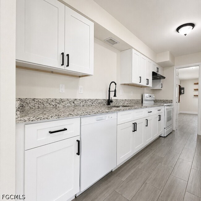 Foto del edificio - 800 Willow Dr