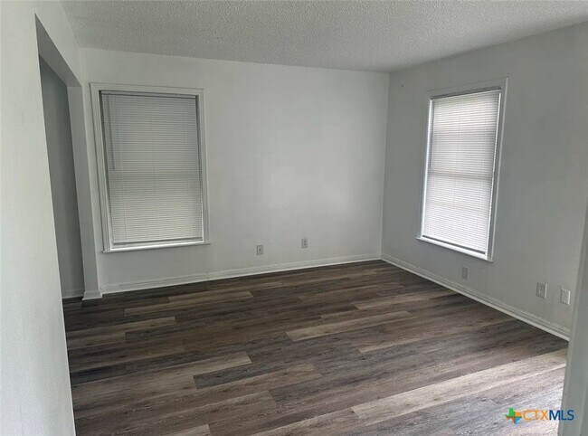 Foto del edificio - 1104 Duncan Ave