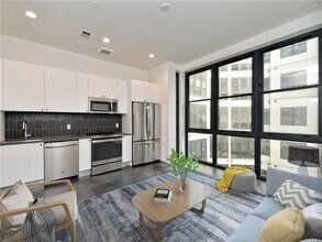 Building Photo - 800 Embassy Dr
