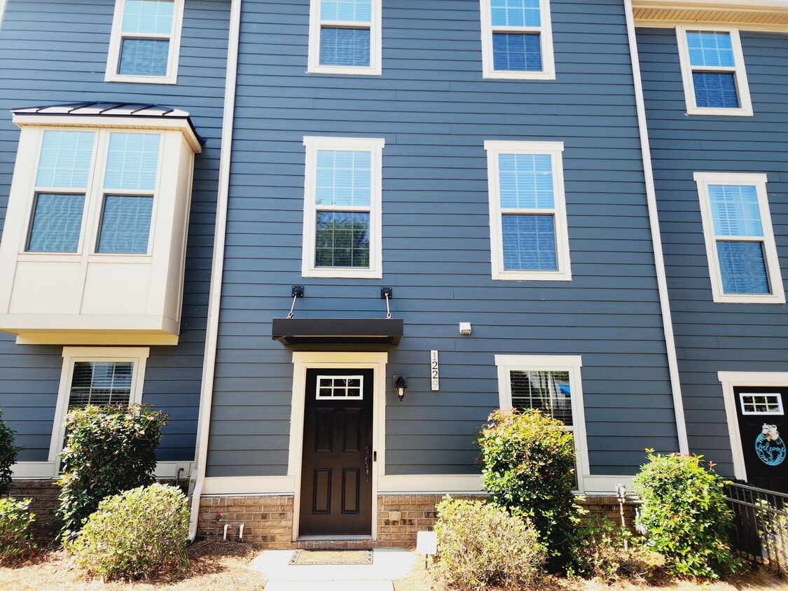 Primary Photo - Plaza Midwood Townhome