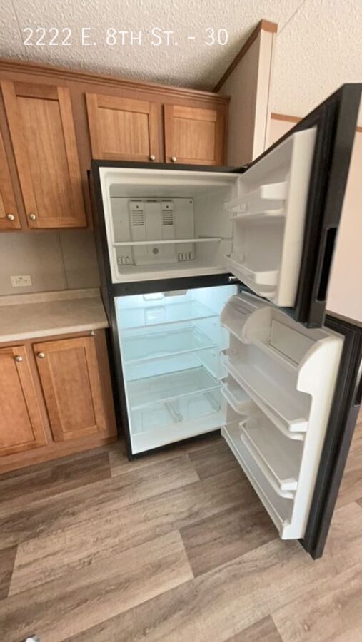 Foto del edificio - 2222 E 8th St