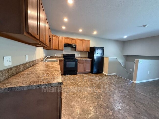 Building Photo - 519 N Vine St