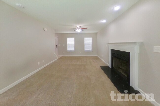 Foto del edificio - 911 Woodington Ln
