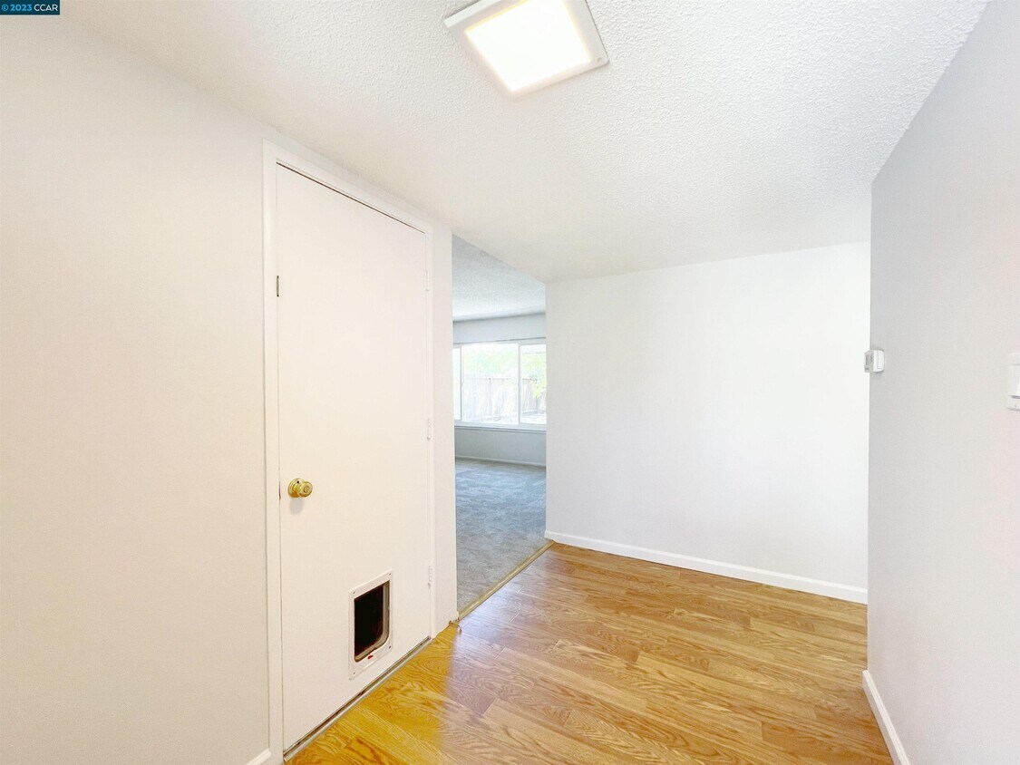Foto principal - 589 Odin Dr