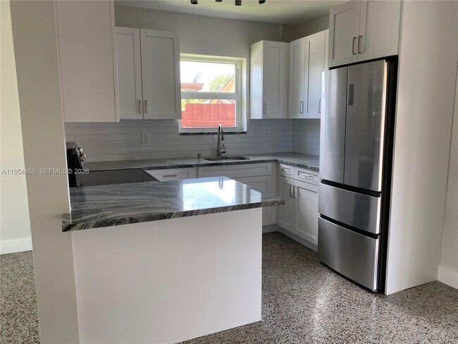 Foto del edificio - 9435 SW 39th St