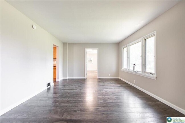 Foto del edificio - 1240 Pembroke Rd