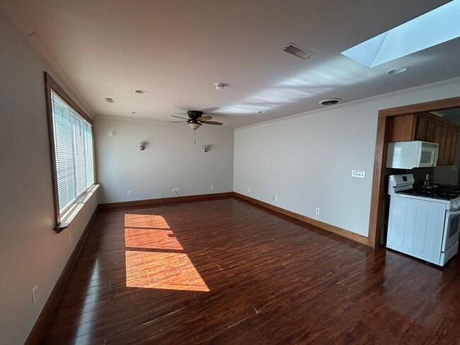 Building Photo - 11060 Lozier-