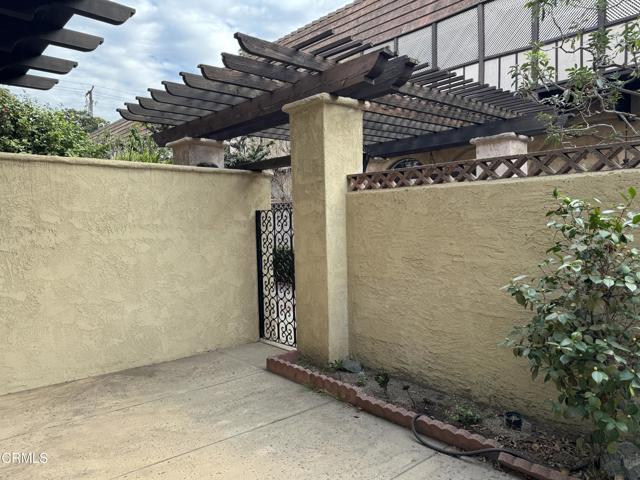 Foto del edificio - 113 N Almansor St