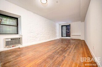 Building Photo - 35 Grove St