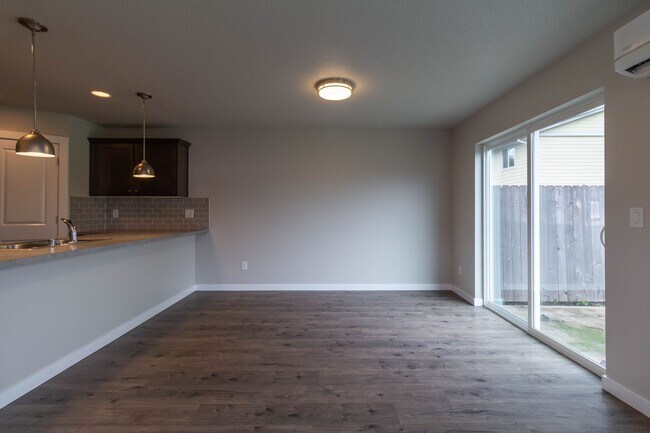 Building Photo - Johnson 2917