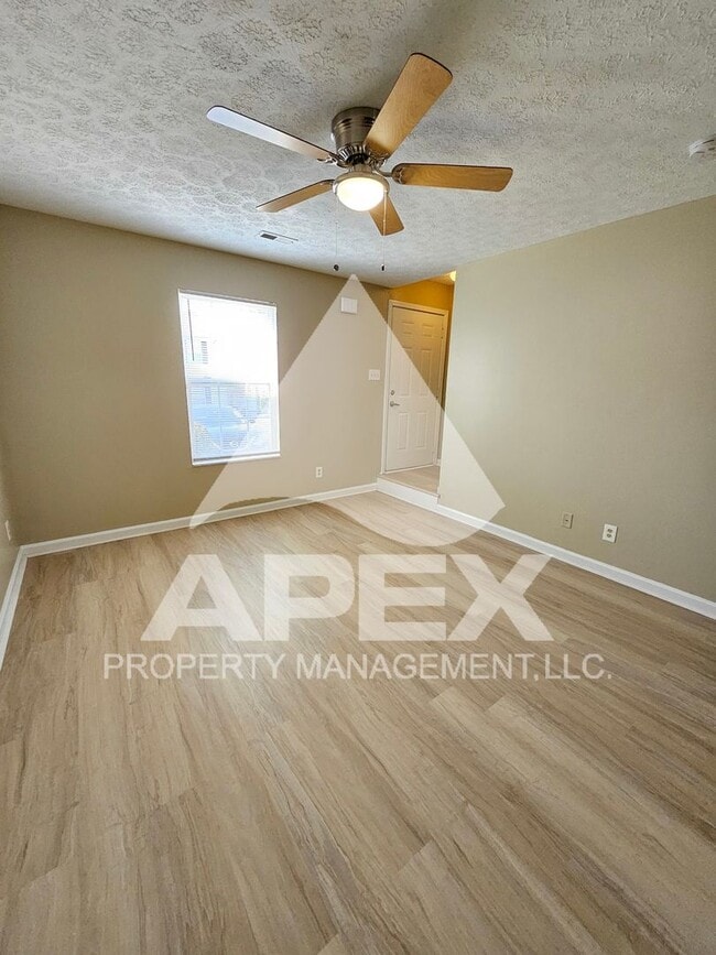 Photo - Nice 2 Bd | 1.5 Ba Townhouse in West Knox ...