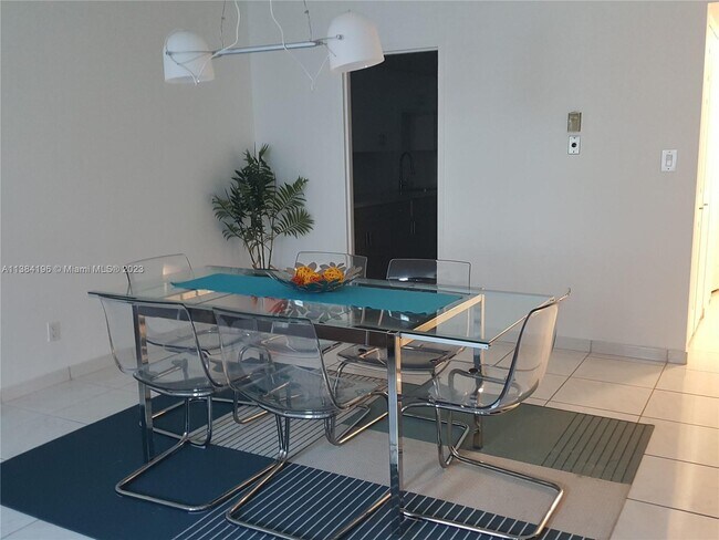 Building Photo - 5401 Collins Ave