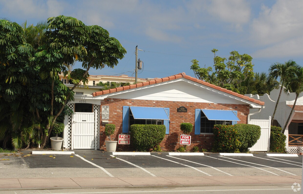 Building Photo - 4336 Ocean Dr