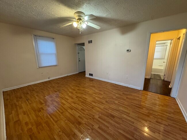 Foto del edificio - 1625 Wickham Ave