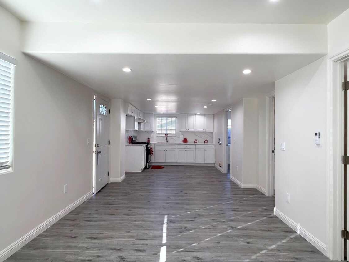 Photo - 5970 Locust Ave (Long Beach, CA)