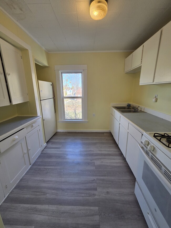 Building Photo - 233 Delaware Ave