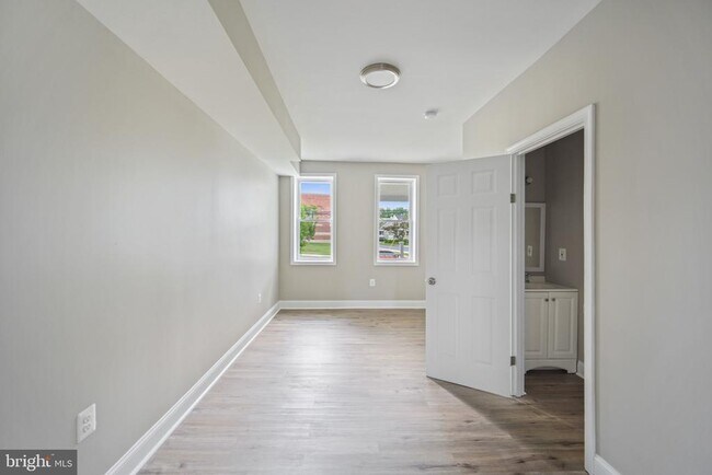 Building Photo - 4828 Pimlico Rd