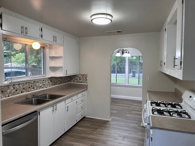 Foto del edificio - 3475 Nicolet Ln